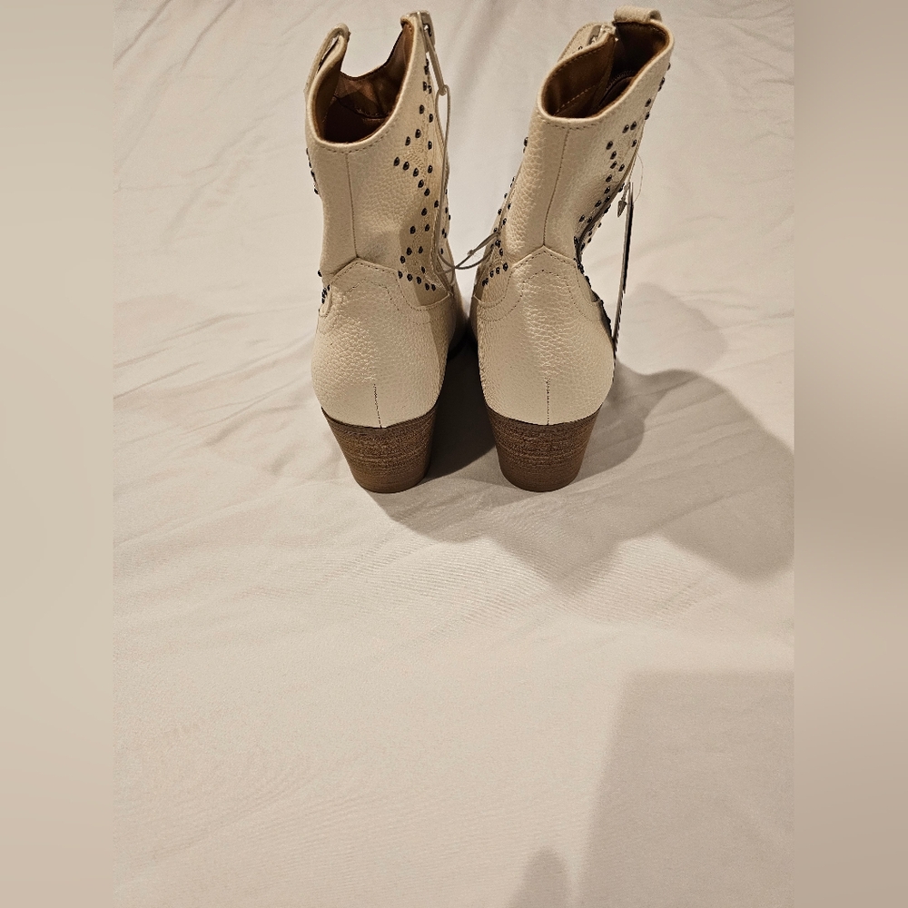 NWT Universal‎ Thread Women's Cream Western Boots Size 7.5 - Picture 5 of 9